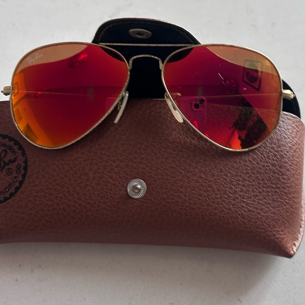 Ray-Ban Aviator Sunglasses with Orange-Red Lenses